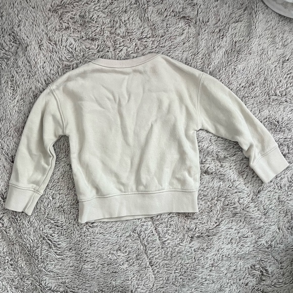 GAP - Picture 3 of 4